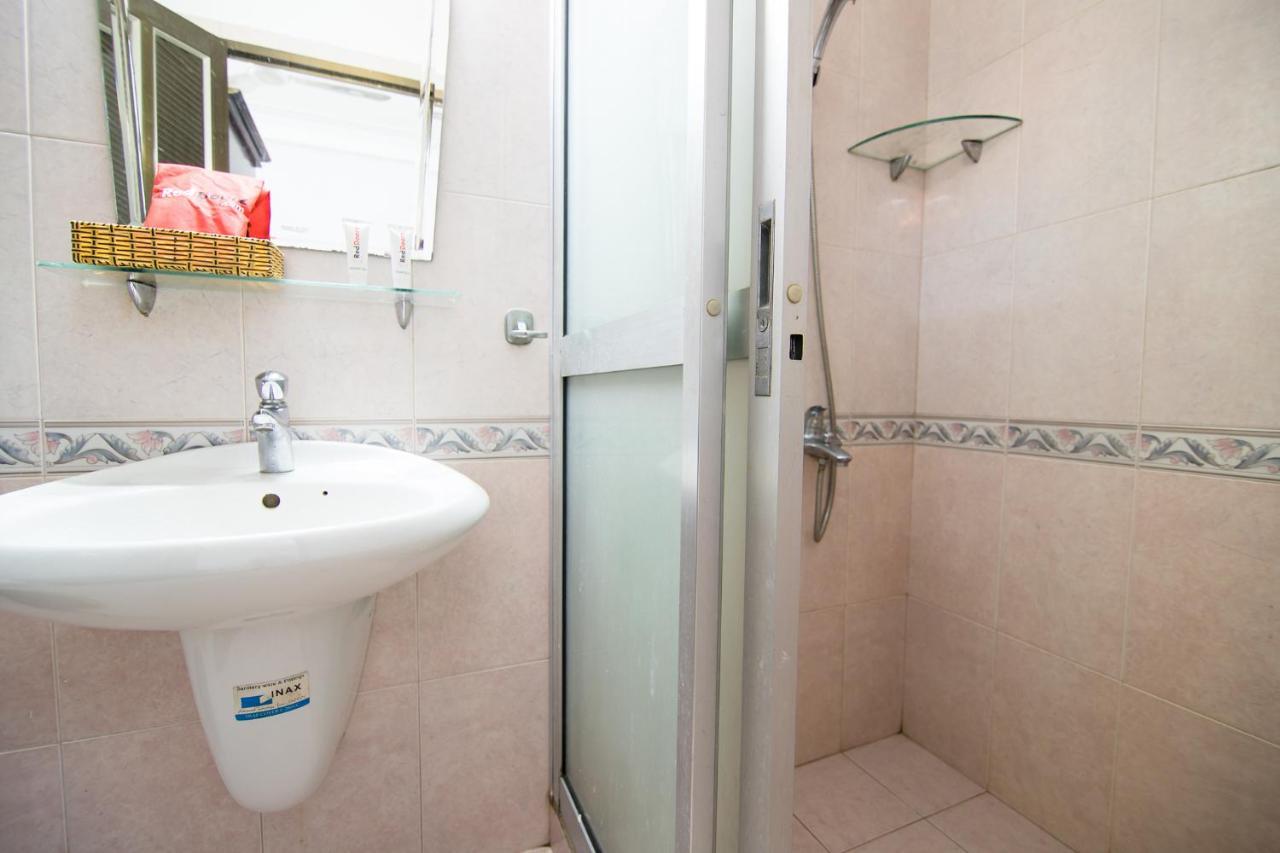 Готель Reddoorz Near Pico Plaza Cong Hoa Хошимін Екстер'єр фото