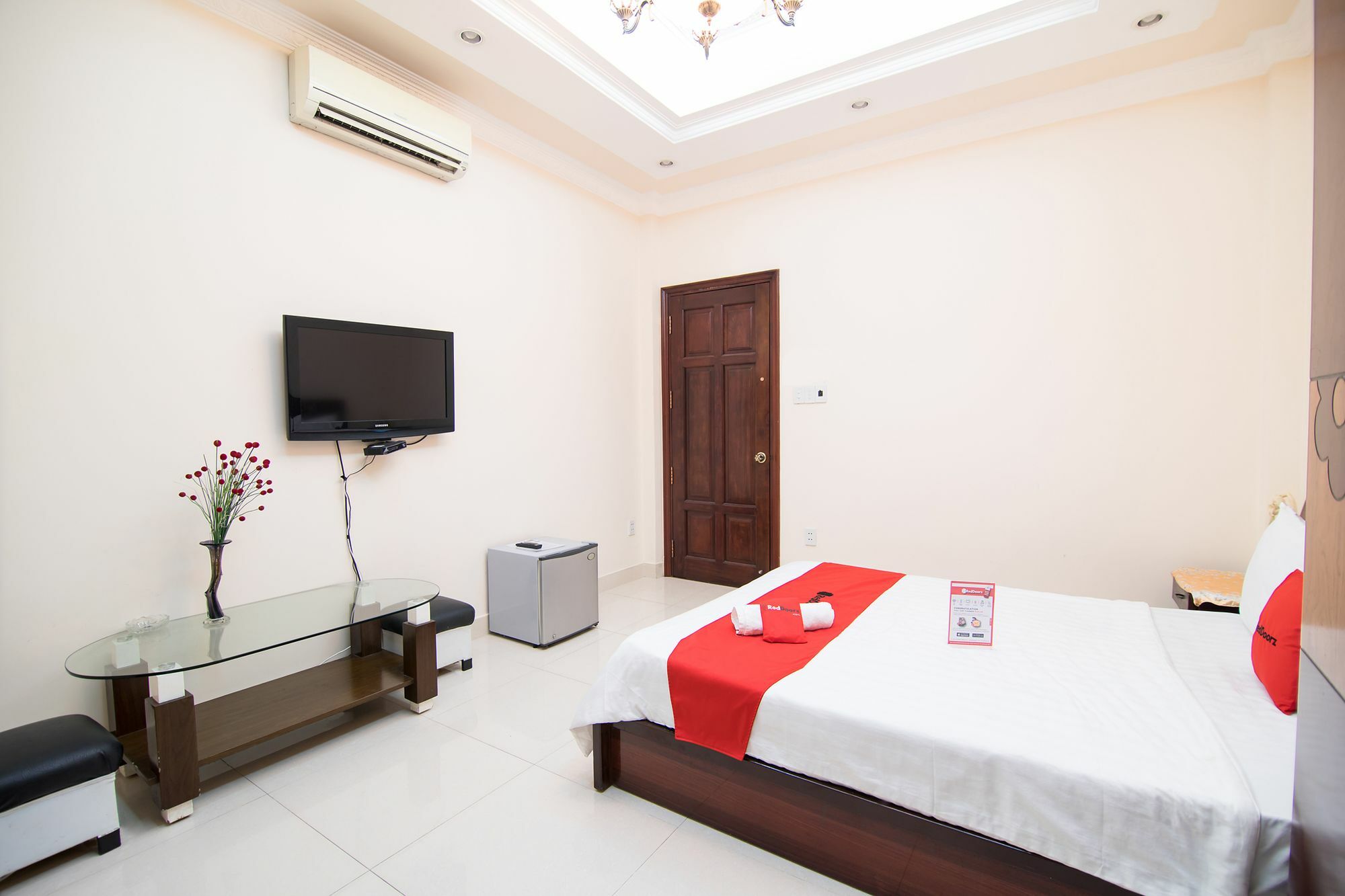 Готель Reddoorz Near Pico Plaza Cong Hoa Хошимін Екстер'єр фото