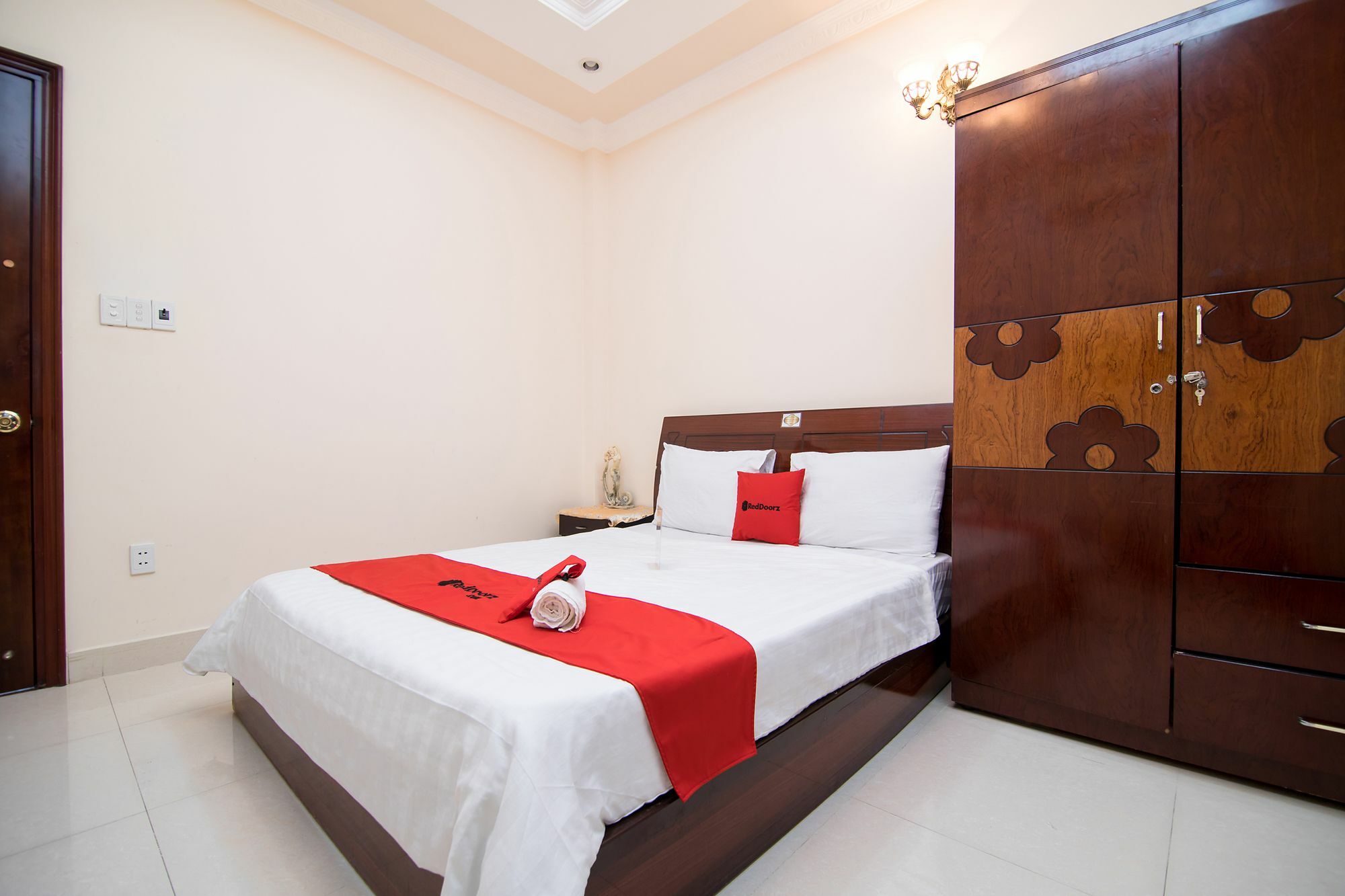 Готель Reddoorz Near Pico Plaza Cong Hoa Хошимін Екстер'єр фото