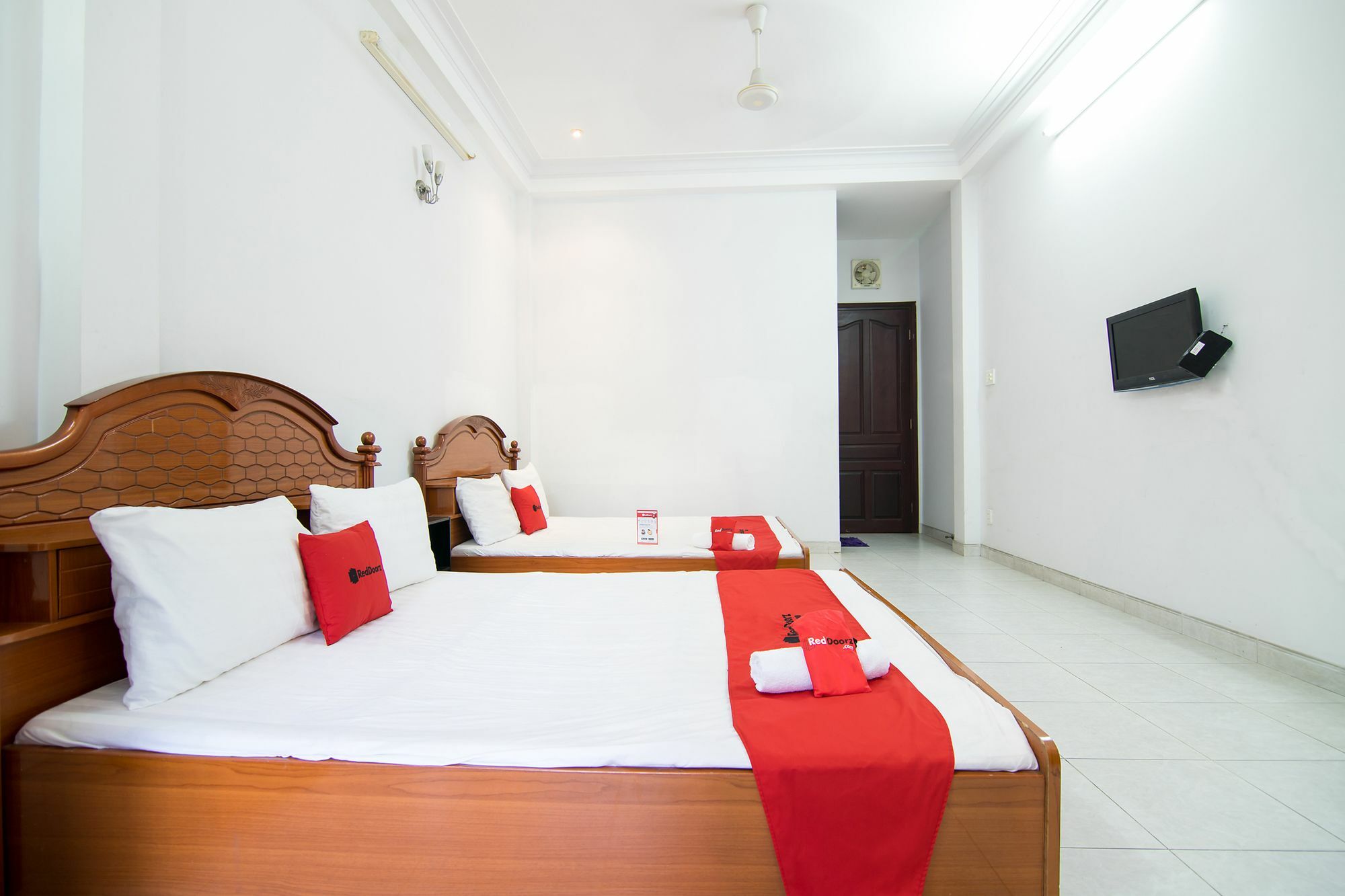 Готель Reddoorz Near Pico Plaza Cong Hoa Хошимін Екстер'єр фото