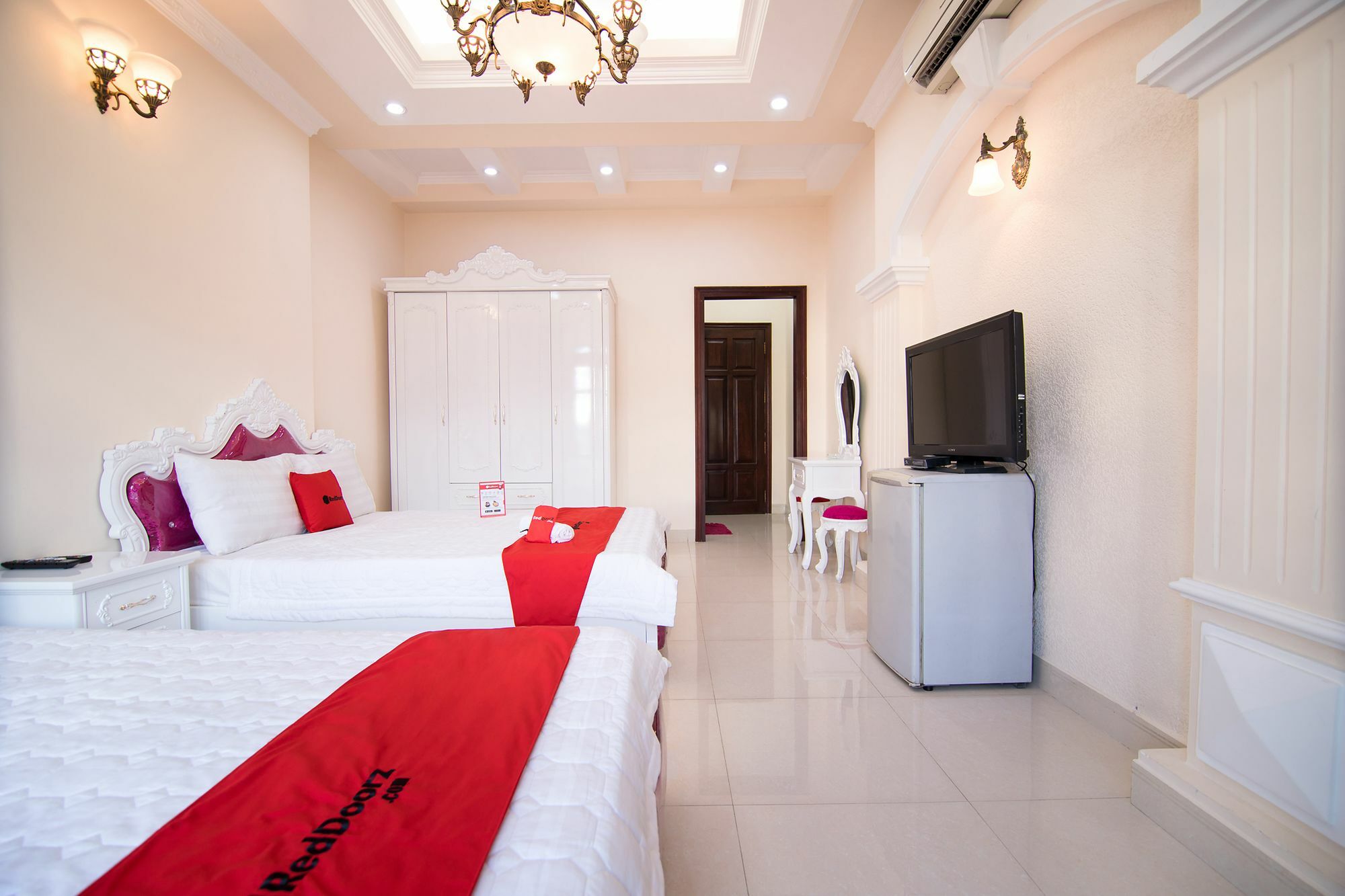 Готель Reddoorz Near Pico Plaza Cong Hoa Хошимін Екстер'єр фото