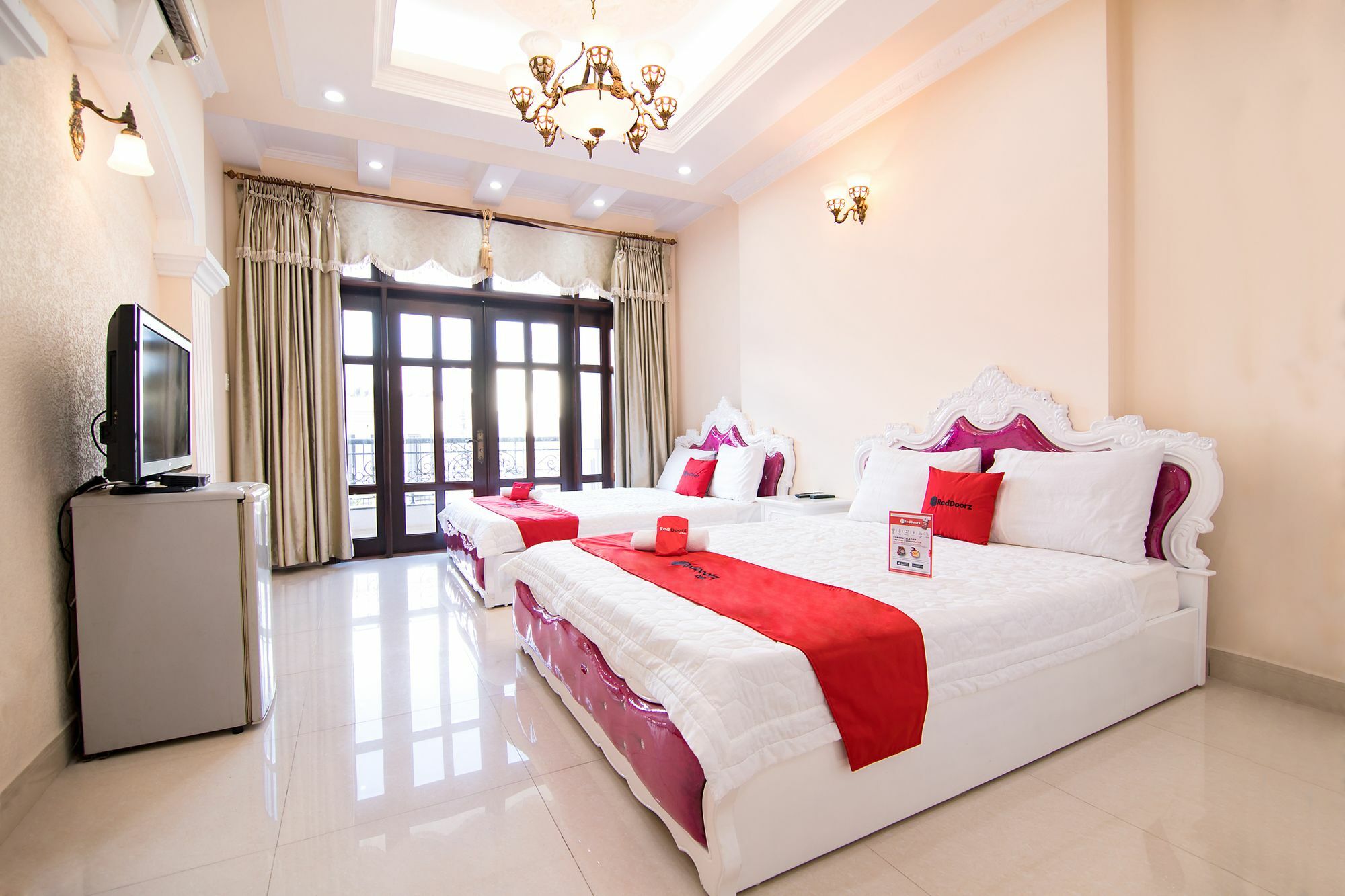 Готель Reddoorz Near Pico Plaza Cong Hoa Хошимін Екстер'єр фото
