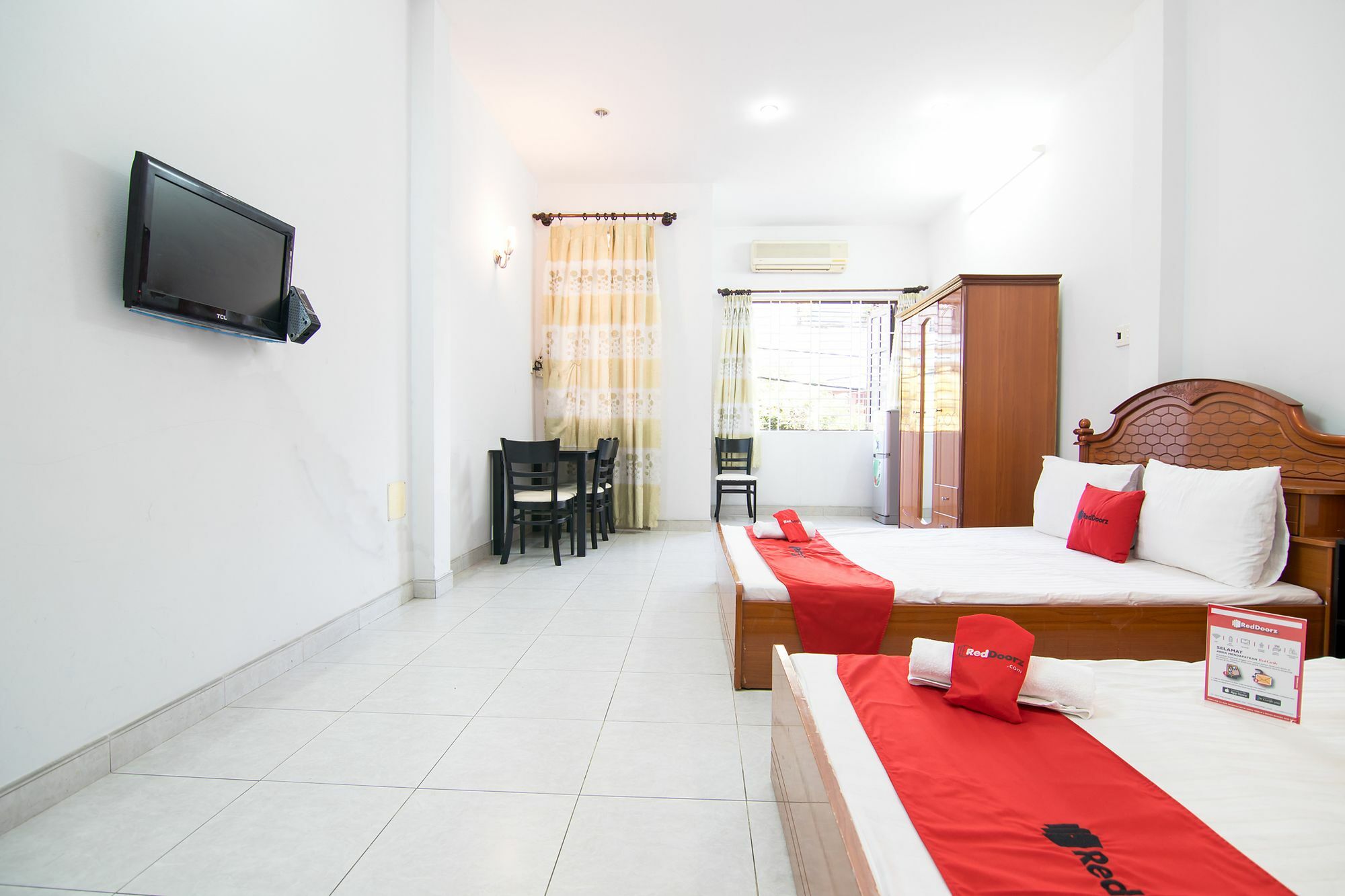 Готель Reddoorz Near Pico Plaza Cong Hoa Хошимін Екстер'єр фото
